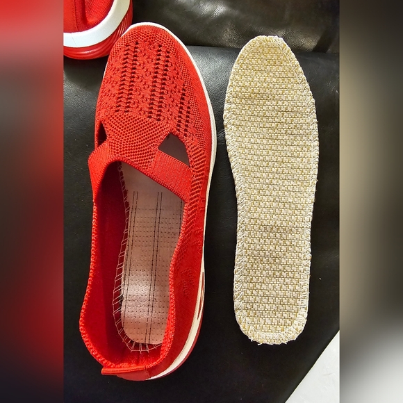 Red Casual Slip-on Sneaker Lightweight Walking shoes Nonskid Sole Size 9.5 NWOT - Picture 5 of 8